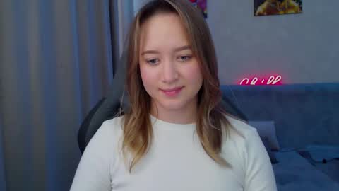 Snapshot of _lalune_ chatting on March 2, 6:27 am _lalune_ online show from March 2, 6:27 am