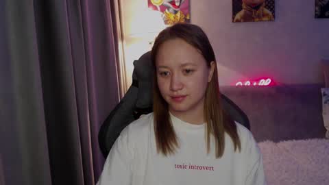 Snapshot of _lalune_ chatting on September 16, 8:00 am _lalune_ online show from September 16, 8:00 am