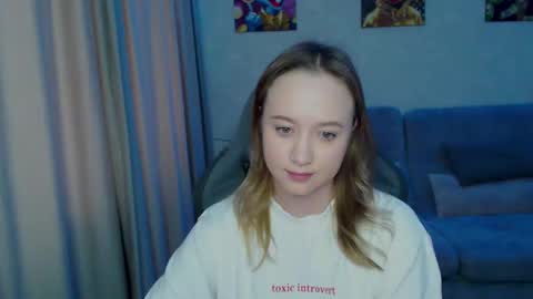 Snapshot of _lalune_ chatting on February 13, 1:05 pm _lalune_ online show from February 13, 1:05 pm