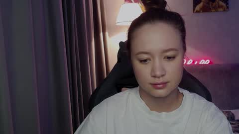 Snapshot of _lalune_ chatting on October 20, 2:58 am _lalune_ online show from October 20, 2:58 am