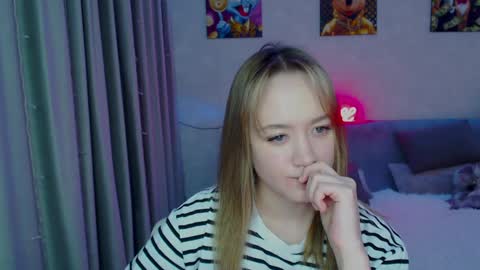 Snapshot of _lalune_ chatting on December 26, 8:32 pm _lalune_ online show from December 26, 8:32 pm