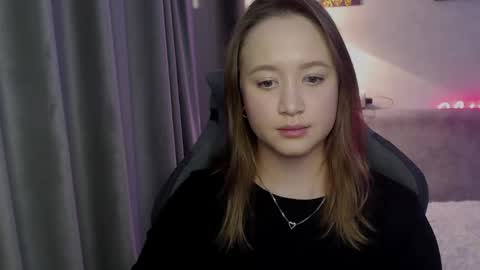 Snapshot of _lalune_ chatting on September 29, 12:43 pm _lalune_ online show from September 29, 12:43 pm
