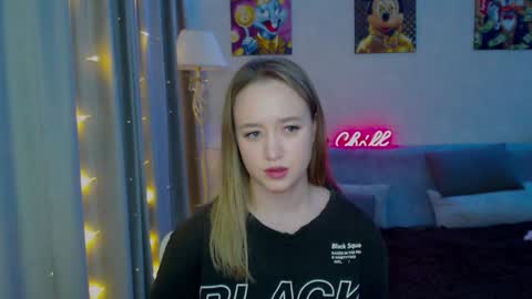 Snapshot of _lalune_ chatting on December 20, 8:23 pm _lalune_ online show from December 20, 8:23 pm