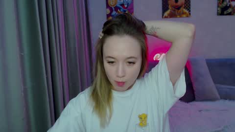 Snapshot of _lalune_ chatting on December 24, 9:33 pm _lalune_ online show from December 24, 9:33 pm