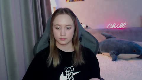 Snapshot of _lalune_ chatting on February 27, 11:04 pm _lalune_ online show from February 27, 11:04 pm