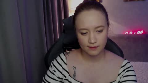 Snapshot of _lalune_ chatting on October 3, 3:06 pm _lalune_ online show from October 3, 3:06 pm