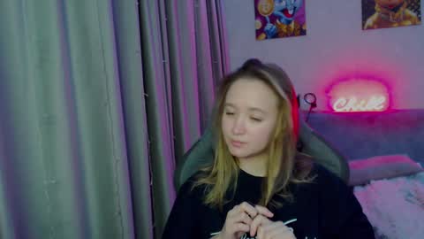 Snapshot of _lalune_ chatting on January 3, 11:01 pm _lalune_ online show from January 3, 11:01 pm