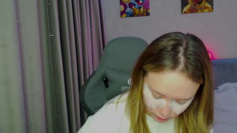 Snapshot of _lalune_ chatting on January 24, 9:04 pm _lalune_ online show from January 24, 9:04 pm