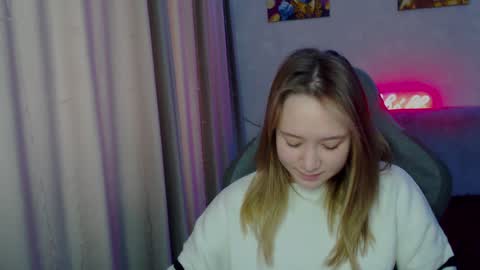 Snapshot of _lalune_ chatting on January 15, 6:54 am _lalune_ online show from January 15, 6:54 am