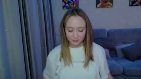 Snapshot of _lalune_ chatting on December 29, 12:09 am _lalune_ online show from December 29, 12:09 am