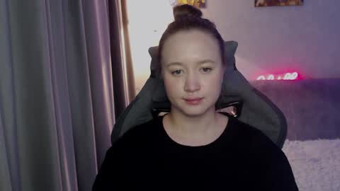 Snapshot of _lalune_ chatting on October 10, 1:05 pm _lalune_ online show from October 10, 1:05 pm