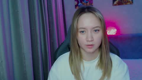 Snapshot of _lalune_ chatting on January 18, 7:26 pm _lalune_ online show from January 18, 7:26 pm