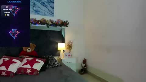 Snapshot of _lauralove_69 chatting on December 12, 7:37 pm Lauralove online show from December 12, 7:37 pm