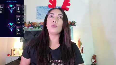 Snapshot of _lauralove_69 chatting on December 23, 5:32 pm Lauralove online show from December 23, 5:32 pm