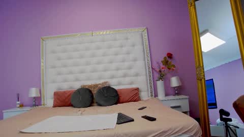 Lena Paul online show from September 9, 4:01 am