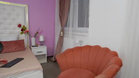 Lena Paul online show from February 6, 2:33 am