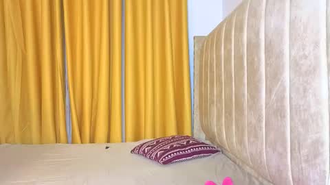 Littlevenus online show from November 21, 11:40 pm