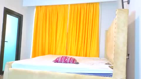 Littlevenus online show from April 23, 12:29 pm