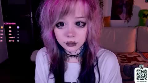Snapshot of _lollyshy_ chatting on October 4, 10:43 am Lolly online show from October 4, 10:43 am