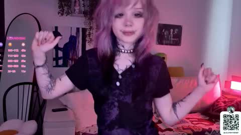 Snapshot of _lollyshy_ chatting on October 8, 11:14 am Lolly online show from October 8, 11:14 am