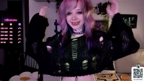 Snapshot of _lollyshy_ chatting on October 11, 11:25 am Lolly online show from October 11, 11:25 am