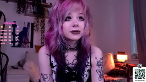 Snapshot of _lollyshy_ chatting on October 5, 10:53 am Lolly online show from October 5, 10:53 am