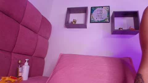 Snapshot of _lorrayne_ chatting on March 3, 11:47 am Lorrayne online show from March 3, 11:47 am