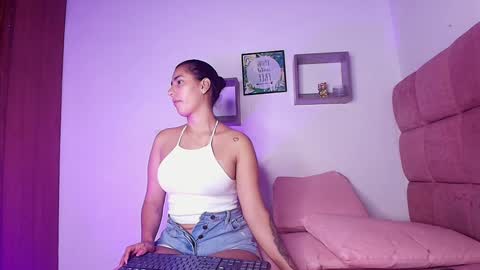 Snapshot of _lorrayne_ chatting on January 27, 11:54 am Lorrayne online show from January 27, 11:54 am