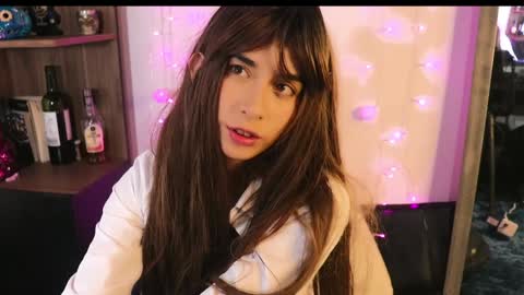 Lucy online show from December 9, 2:02 am