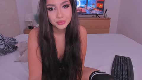 Lynna online show from January 25, 11:54 pm