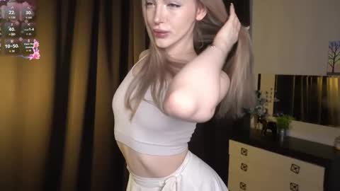 Elva  online show from December 17, 5:44 am