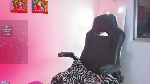 Snapshot of _megganjobs chatting on January 17, 5:00 am Juli online show from January 17, 5:00 am