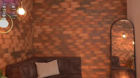     online show from March 8, 5:09 pm