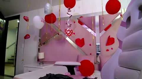  Mia  online show from February 15, 2:11 pm