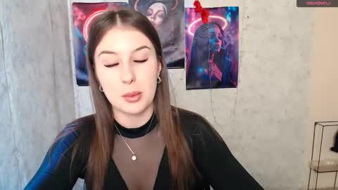 Mia online show from January 14, 4:01 pm