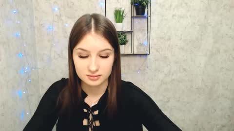 Mia online show from February 20, 2:57 pm