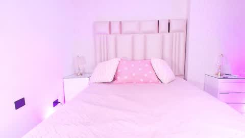 Mia  online show from February 10, 11:57 am