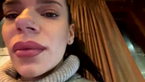 Snapshot of _milagoddess chatting on December 19, 4:02 pm AstrideVonTeese online show from December 19, 4:02 pm