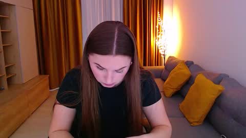 Mia online show from March 30, 9:53 am