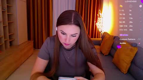 Mia online show from November 9, 10:22 am