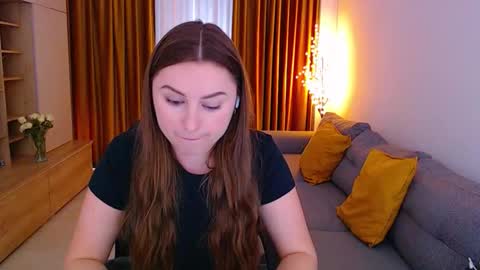 Mia online show from March 10, 10:30 am