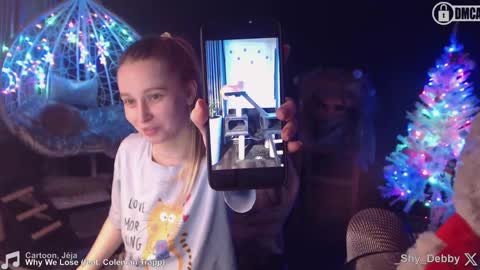 Snapshot of _mother_of_cats chatting on December 18, 8:14 pm Debby online show from December 18, 8:14 pm