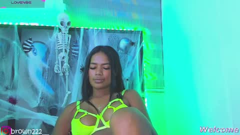 naomi brown online show from October 26, 5:25 am