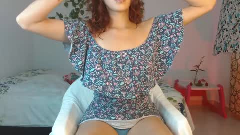 Snapshot of _nayade_ chatting on January 5, 8:42 pm _nayade_ online show from January 5, 8:42 pm