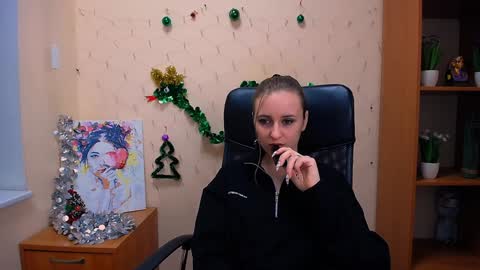 Nica online show from December 14, 12:44 pm