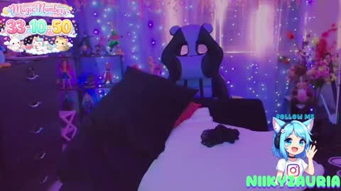 niiky online show from June 4, 4:33 pm