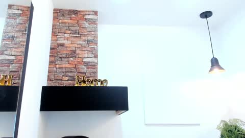 Snapshot of _nina_sweet chatting on December 22, 12:05 pm online show from December 22, 12:05 pm