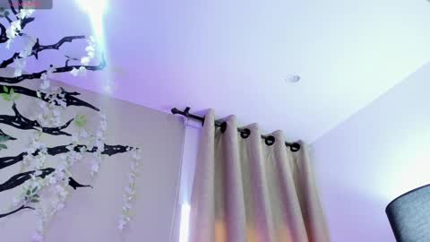 Snapshot of _nina_sweet chatting on September 16, 12:13 pm online show from September 16, 12:13 pm