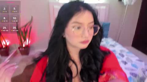   online show from November 5, 12:10 pm