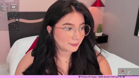 Snapshot of _nina_sweet chatting on February 19, 12:11 pm online show from February 19, 12:11 pm